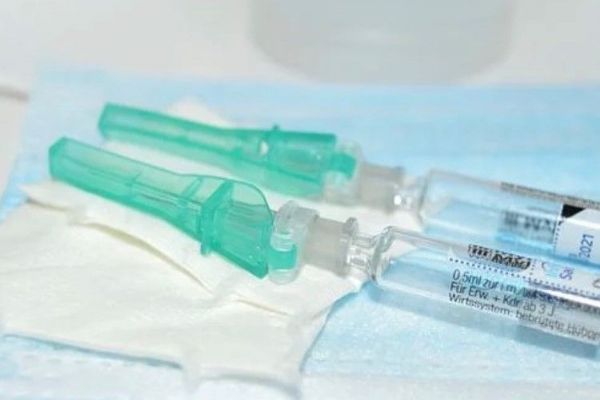 Ostrov: Nemocnice zřídila očkovací místo 