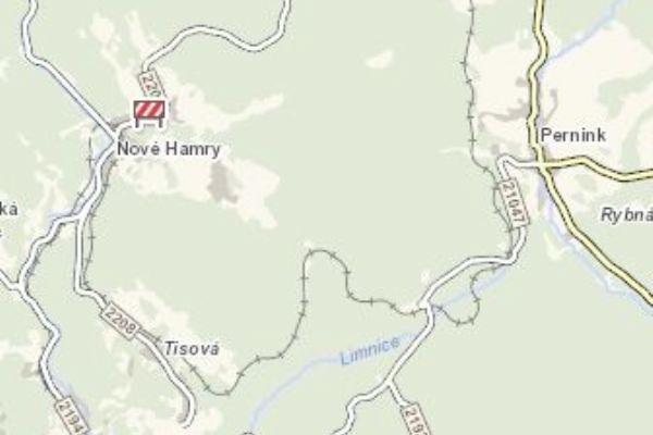 Pernink, Nové Hamry: Dnes v brzkých ranních hodinách narazil vlak do klády stromu