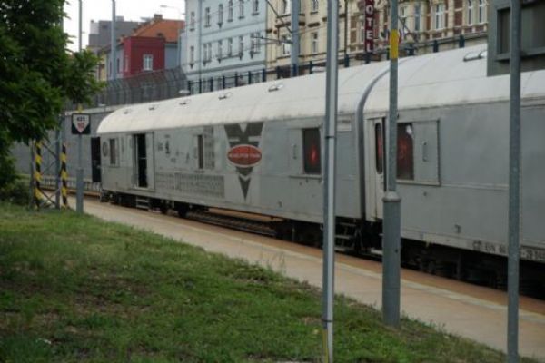 V Plzni se představil Protidrogový vlak – Revolution Train
