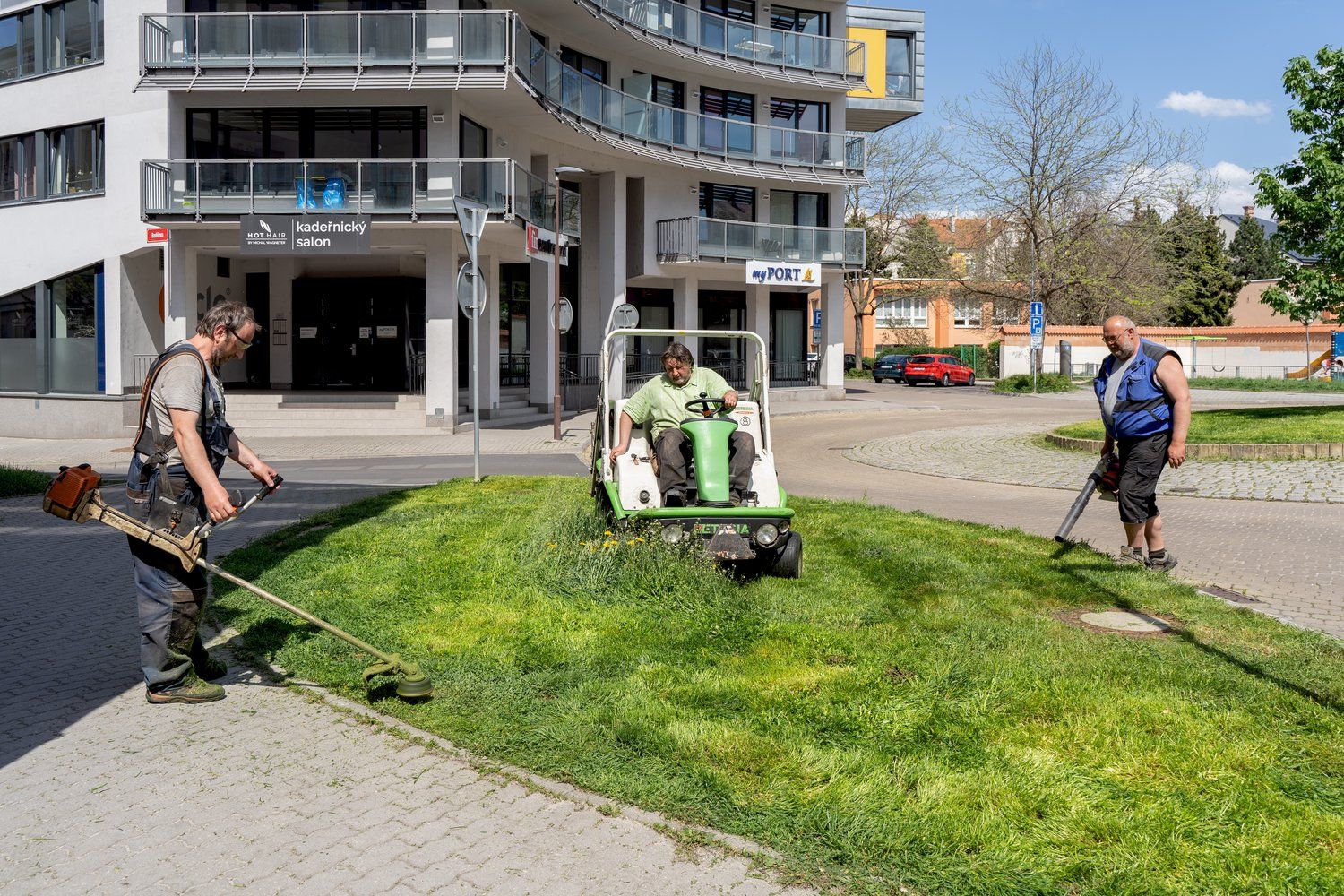 Centrální obvod mění písek na pískovištích a zahajuje druhou seč