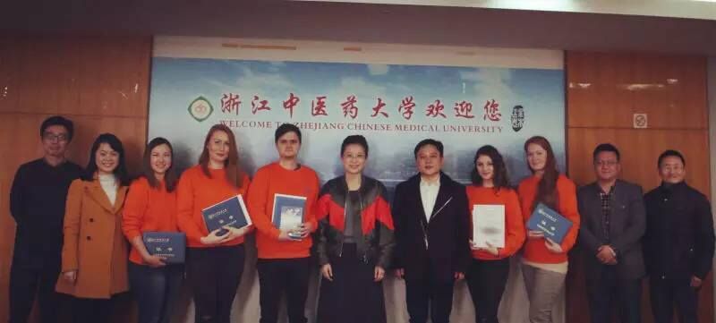 Fakulta zdravotnických studií vyslala studentky do Číny