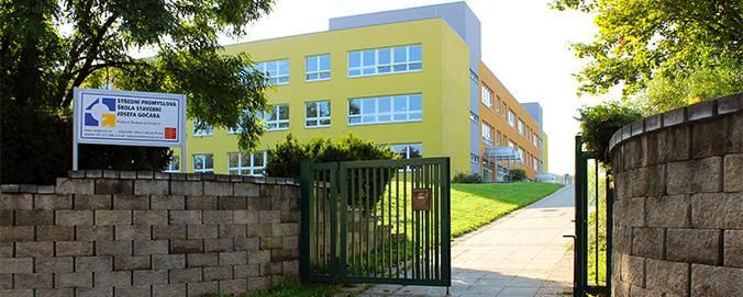 Studenti Střední průmyslové školy stavební Josefa Gočára si brzy budou moci zasportovat na novém školním hřišti