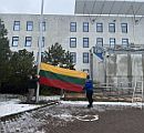 Karlovy Vary: U krajského úřadu vlaje litevská vlajka