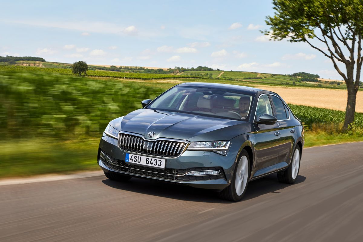 ŠKODA SUPERB - 20 let novodobé vlajkové lodi