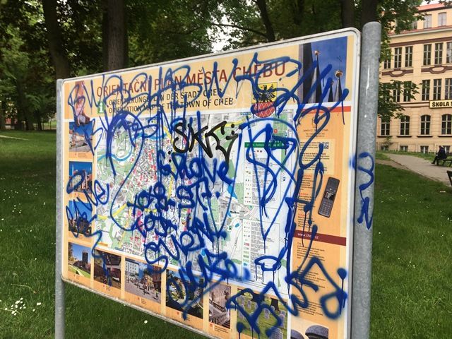 Cheb: Město řeší další projev vandalismu