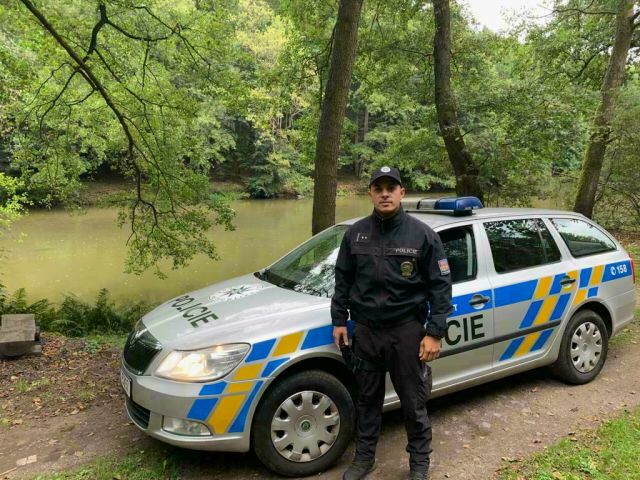 Kynšperk nad Ohří: Policisté pohřešovanému chlapci zachránili život