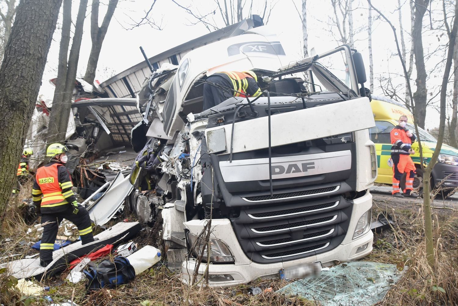 Mezirolí, Nejdek: Nehoda kamionu uzavřela silnici na několik hodin