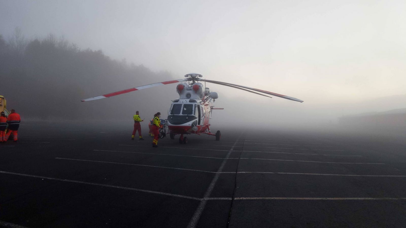 Sokolov: Hasiči zajišťovali vhodný prostor pro přistání vrtulníku
