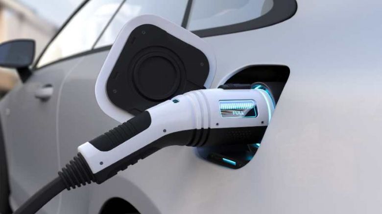 Česká města mění pravidla pro parkování elektromobilů