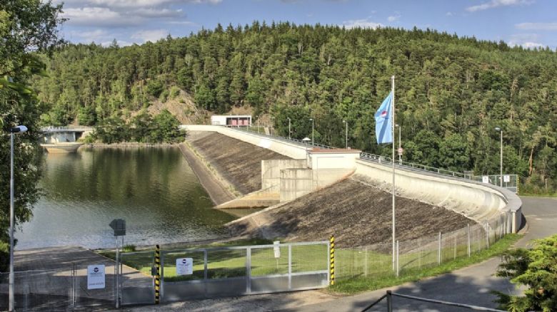Voda v rybnících i Hracholuské přehradě je skvělá pro koupání