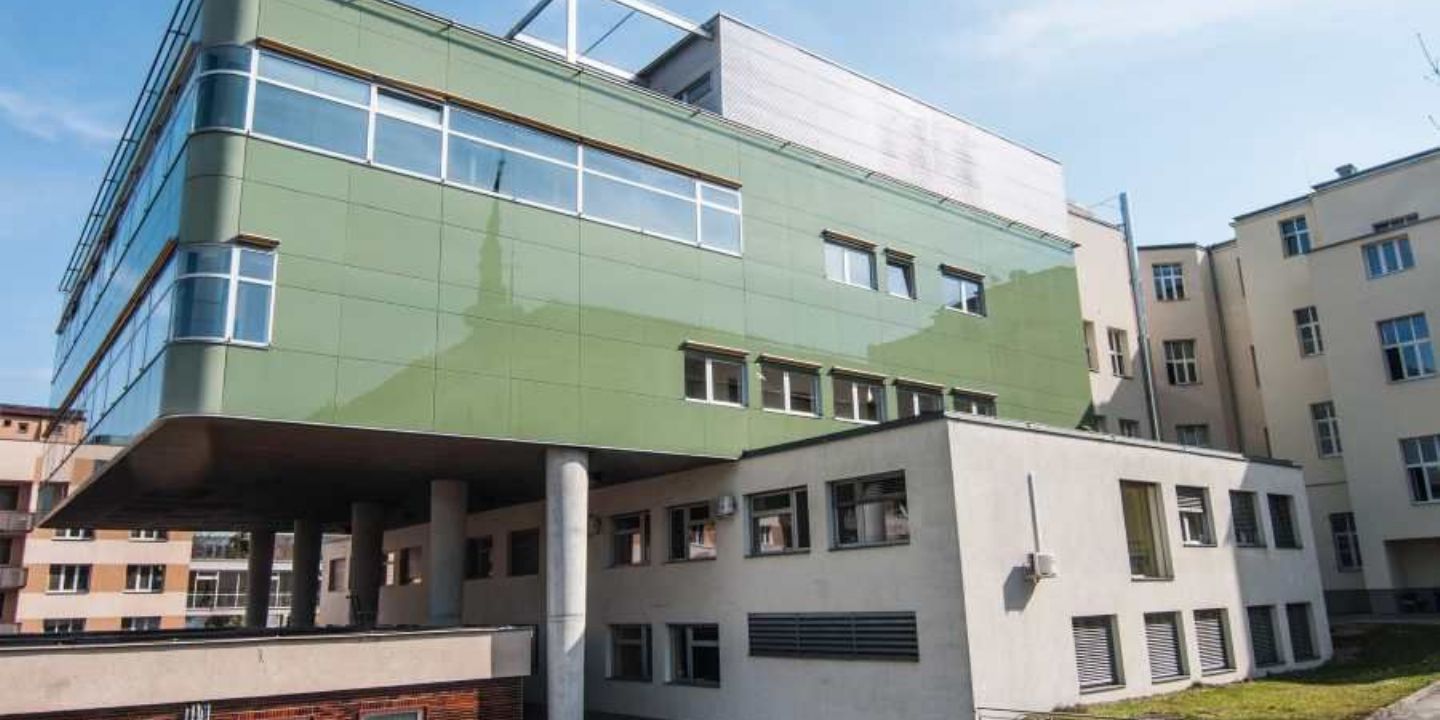 Nemocnice Milosrdných bratří Brno: Váhavé převzetí, město hledá stabilitu