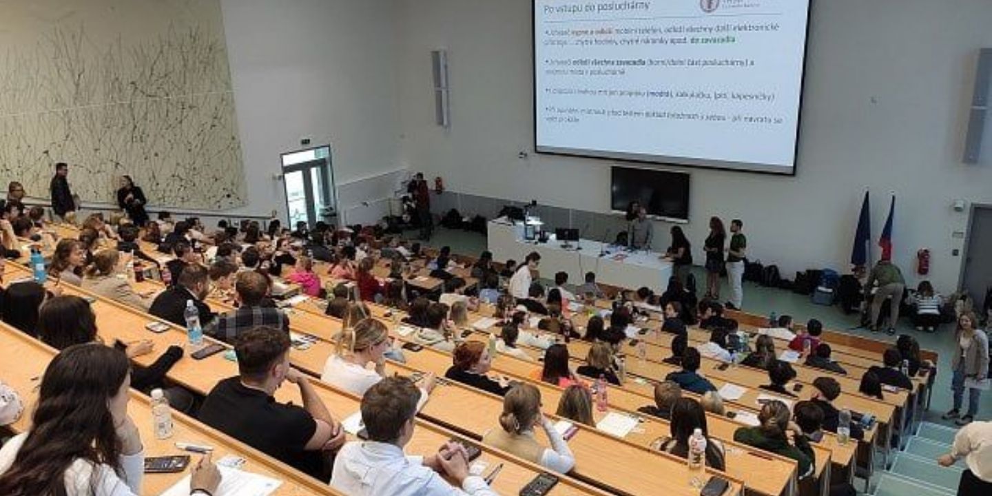 Přijímačky na lékařskou fakultu v Plzni přinesou zvýšený provoz
