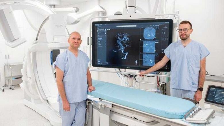Průlom v medicíně: Úspěšná implantace mozkové výztuže v Českých Budějovicích